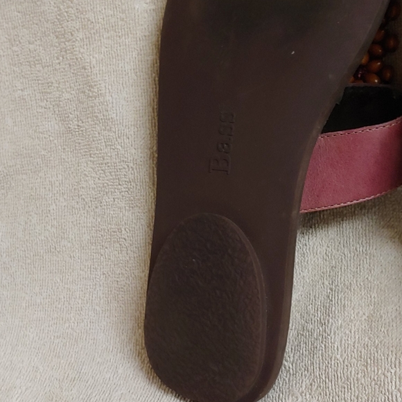 Bass sandals wm. sz.8 - Picture 4 of 9